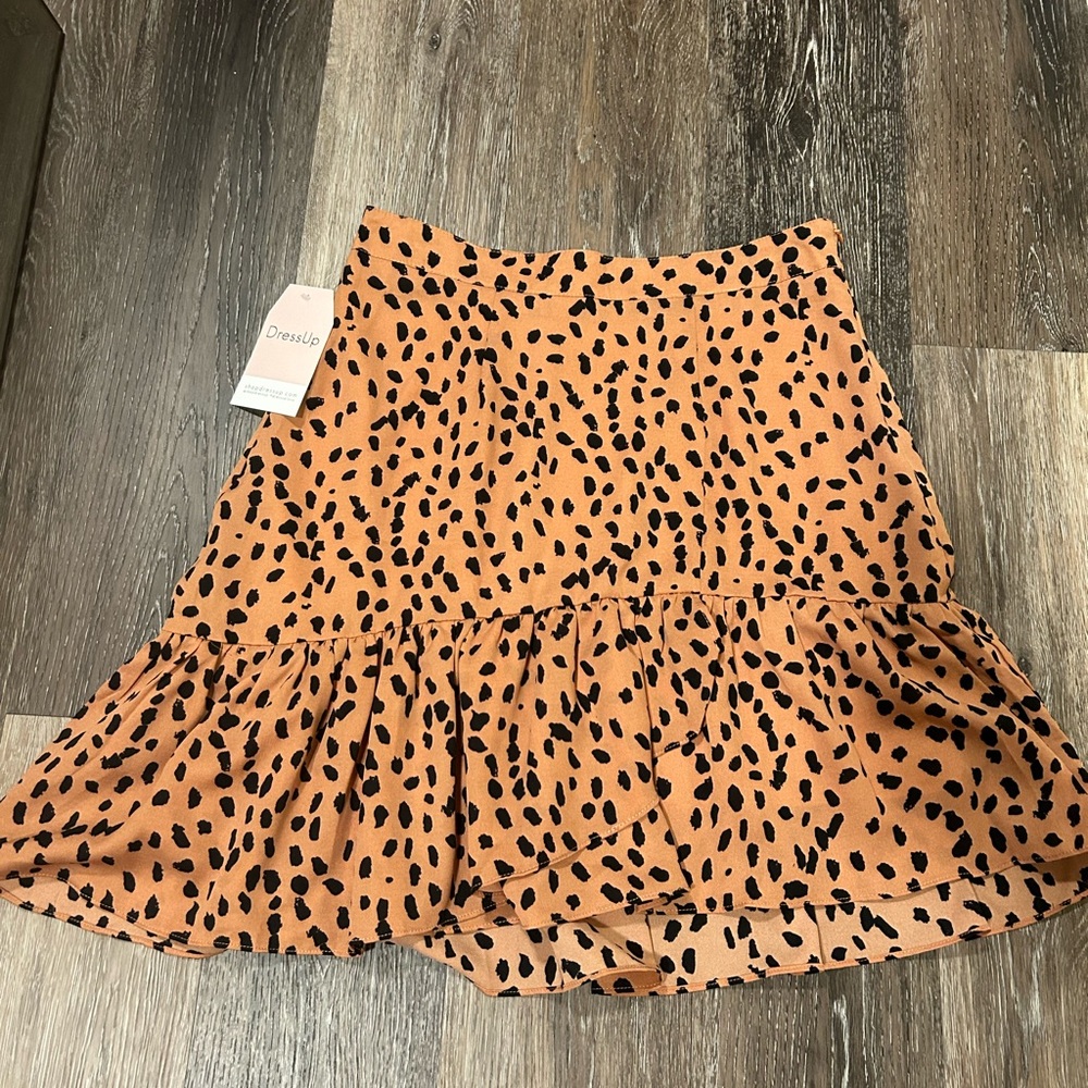 💛 NWT Dress Up peach printed dot mini skirt with ruffle bottom size medium